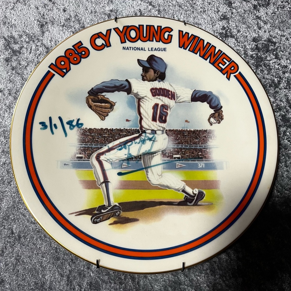1985 Hand Signed Dwight Gooden MLB New York Mets Vintage Antique Collector Plate